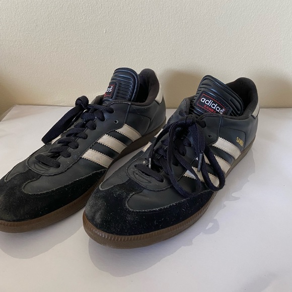 Adidas Samba Classic (US mens size 9) - Picture 4 of 9